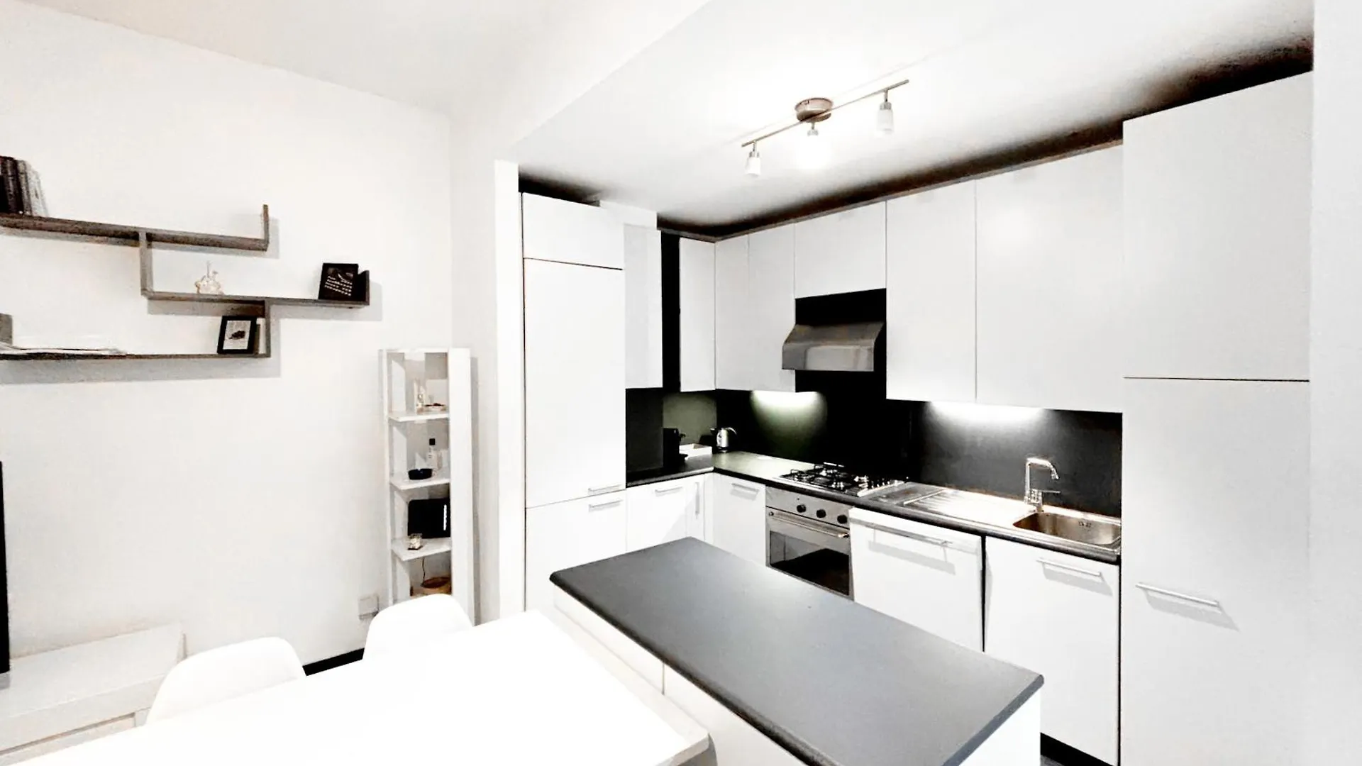 Sweet Staying At Large 3Rooms Apartment In Navigli Milan