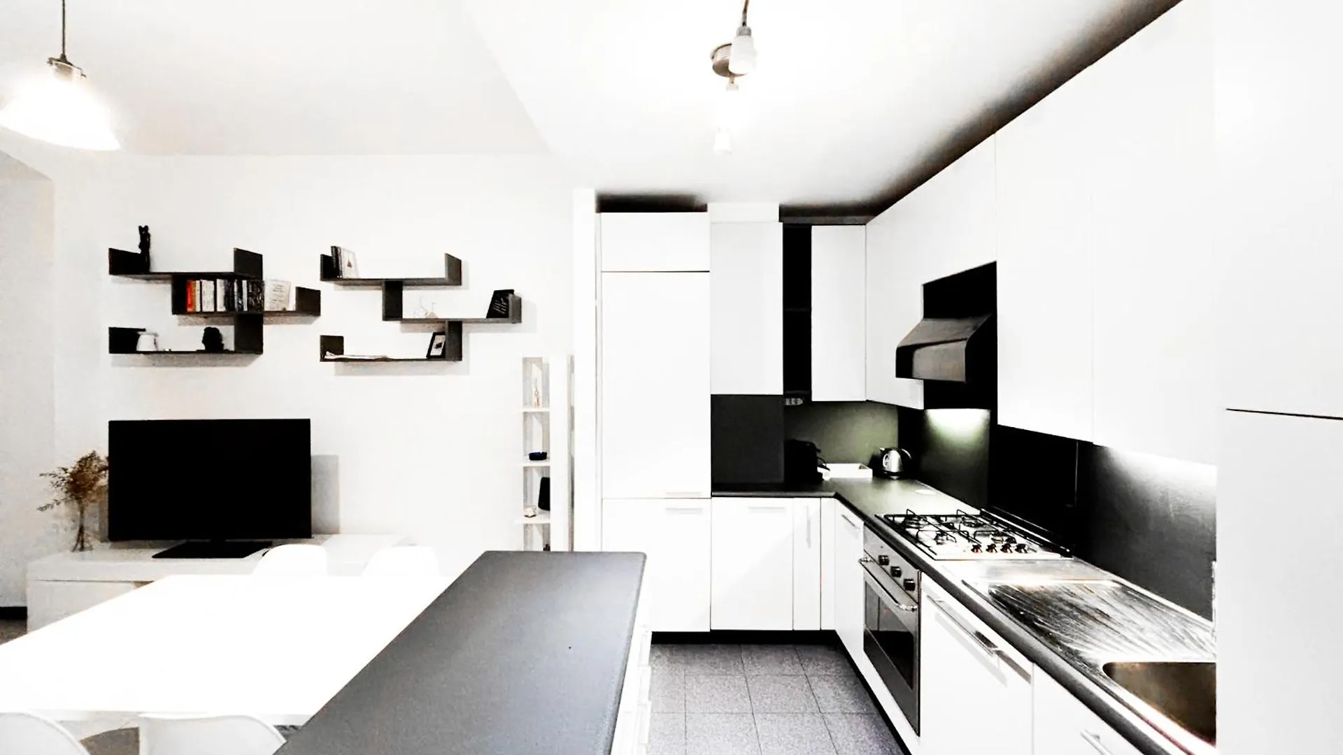 Sweet Staying At Large 3Rooms Apartment In Navigli Milan